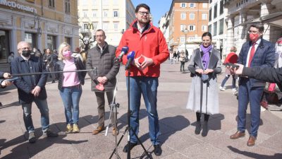 [VIDEO] SDP prikupljao potpise za Rijeku i PGŽ, Grbin dao podršku