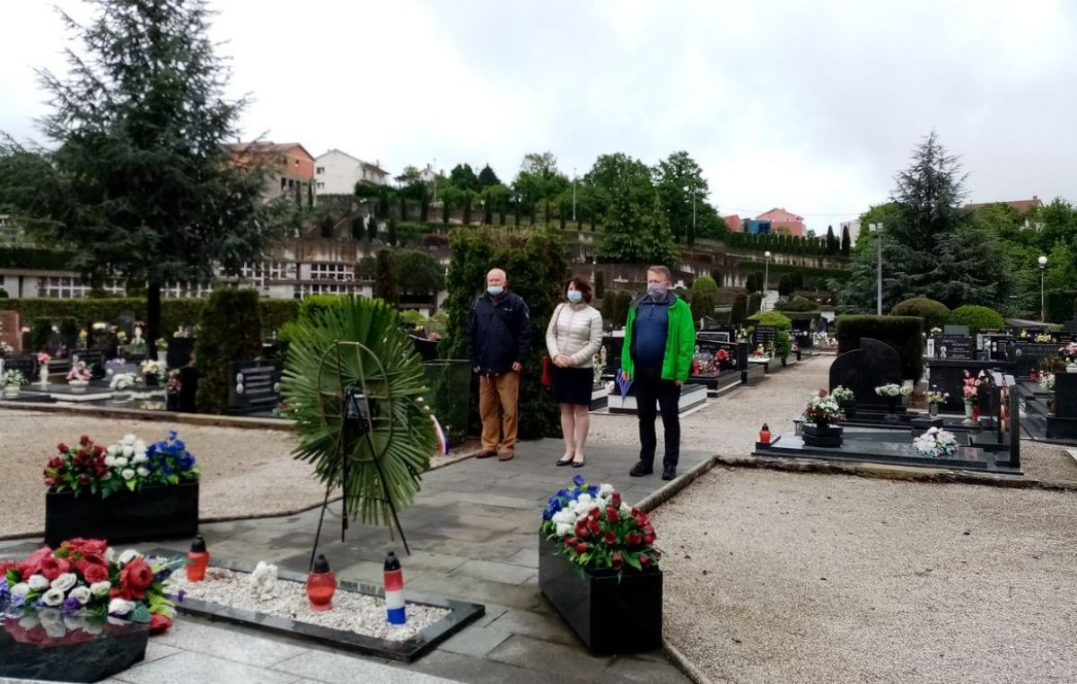 Položeni vijenci i upaljene svijeće povodom Dana spomena na hrvatske žrtve u borbi za slobodu i nezavisnost