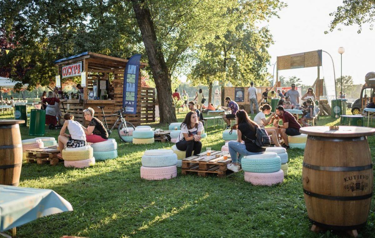 Food Truck Festival dolazi u Kostrenu: Devet dana sjajne klope i vrhunske glazbe u uvali Žurkovo