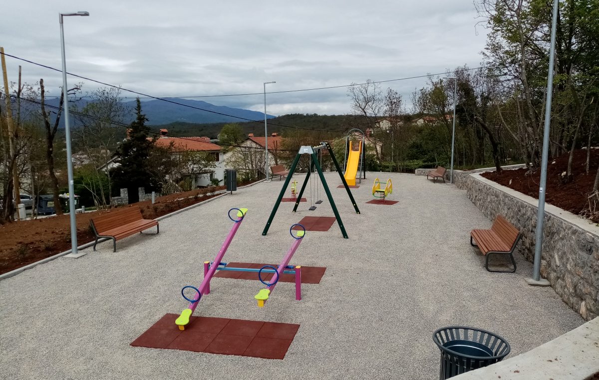 U Marčeljima izgrađeno novo igralište za djecu
