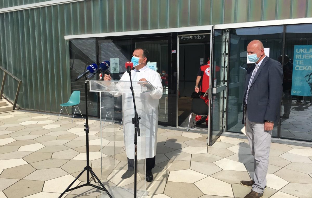 Ministar Vili Beroš u Rijeci: Ponosan sam na ovakvu organizaciju i interes građana za cijepljenje