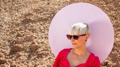 [RAZGOVOR] Ana Kabalin objavila novi singl “Vrijeme iza nas”, hommage riječkoj grupi Metrobolik