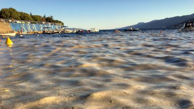 Slojevi sluzi prekrivaju plaže diljem Kvarnera: Iako more nije privlačno, ne ugrožava zdravlje kupača