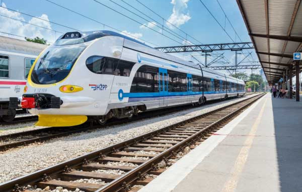 Od danas prometuje novi elektromotorni vlak na relaciji Rijeka – Permani – Rijeka