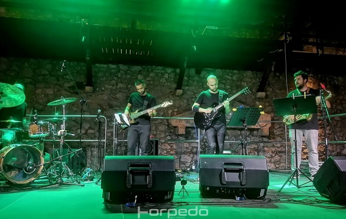 [U OKU KAMERE] Dino Ivelja Quartet oduševio publiku na Trsatskoj gradini