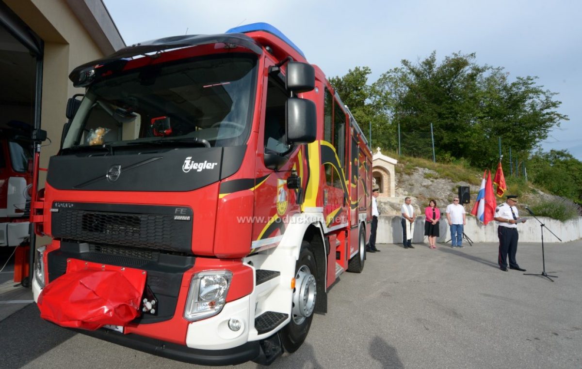 [FOTO/VIDEO] Dobrovoljnom vatrogasnom društvu Halubjan Općina Viškovo kupila vozilo vrijedno 2,2 milijuna kuna