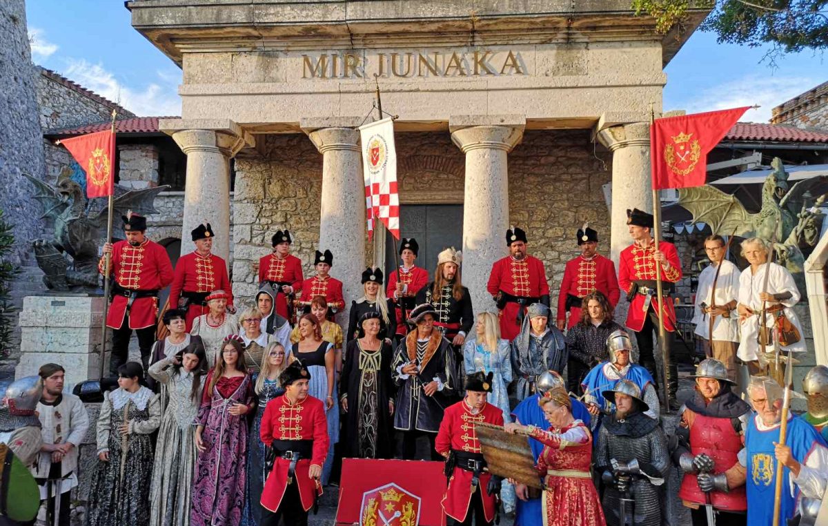 [U OKU KAMERE] Povratak Frankopana na Trsatskoj gradini posjetitelje vratio u srednjovjekovne dane