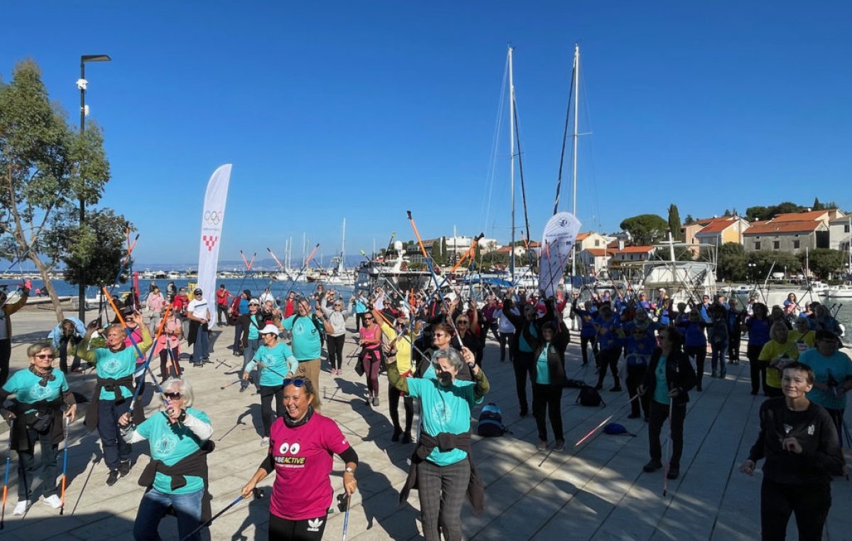 Preko stotinu hodača iz Hrvatske na Festivalu nordijskog hodanja i pješačenja u Malinskoj