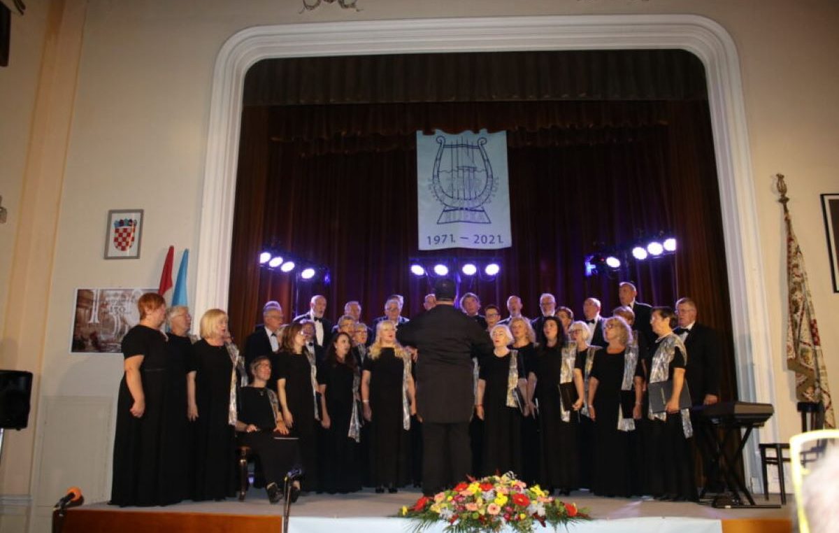 Kulturno-umjetnička udruga “Jeka Primorja” proslavila pedesetu obljetnicu
