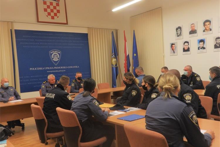 Policijska uprava primorsko-goranska Nogometni susret između HNK