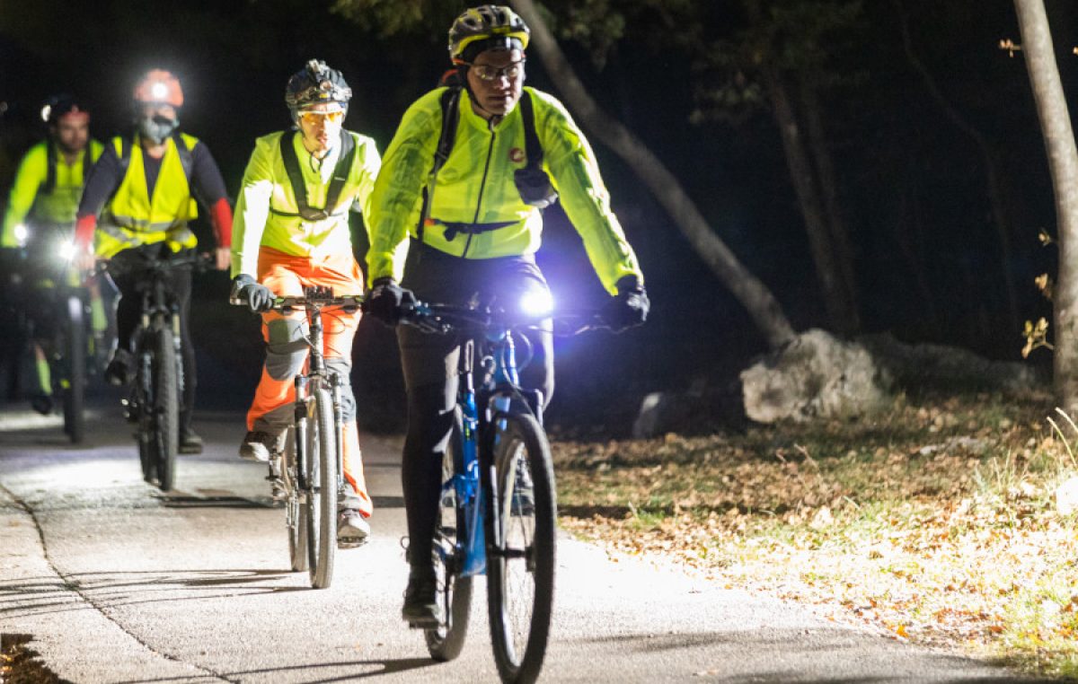 Održan Halloween Night Ride – Biciklisti uživali u noćnoj vožnji Kostrenom