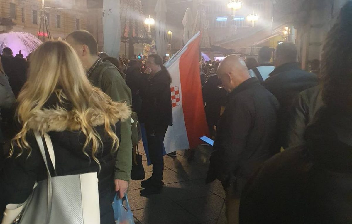 U Rijeci nastavljeni prosvjedi, Marko Mataja-Mafrici prijavio ‘ustaški barjak’ policiji