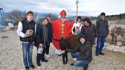 VIDEO Na farmi magaraca u Šmriki goste dočekao Sveti Nikola